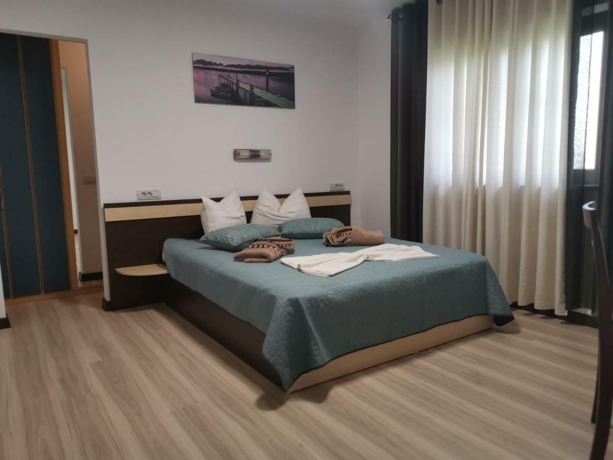 Pensiunea Almada Arad Exterior foto